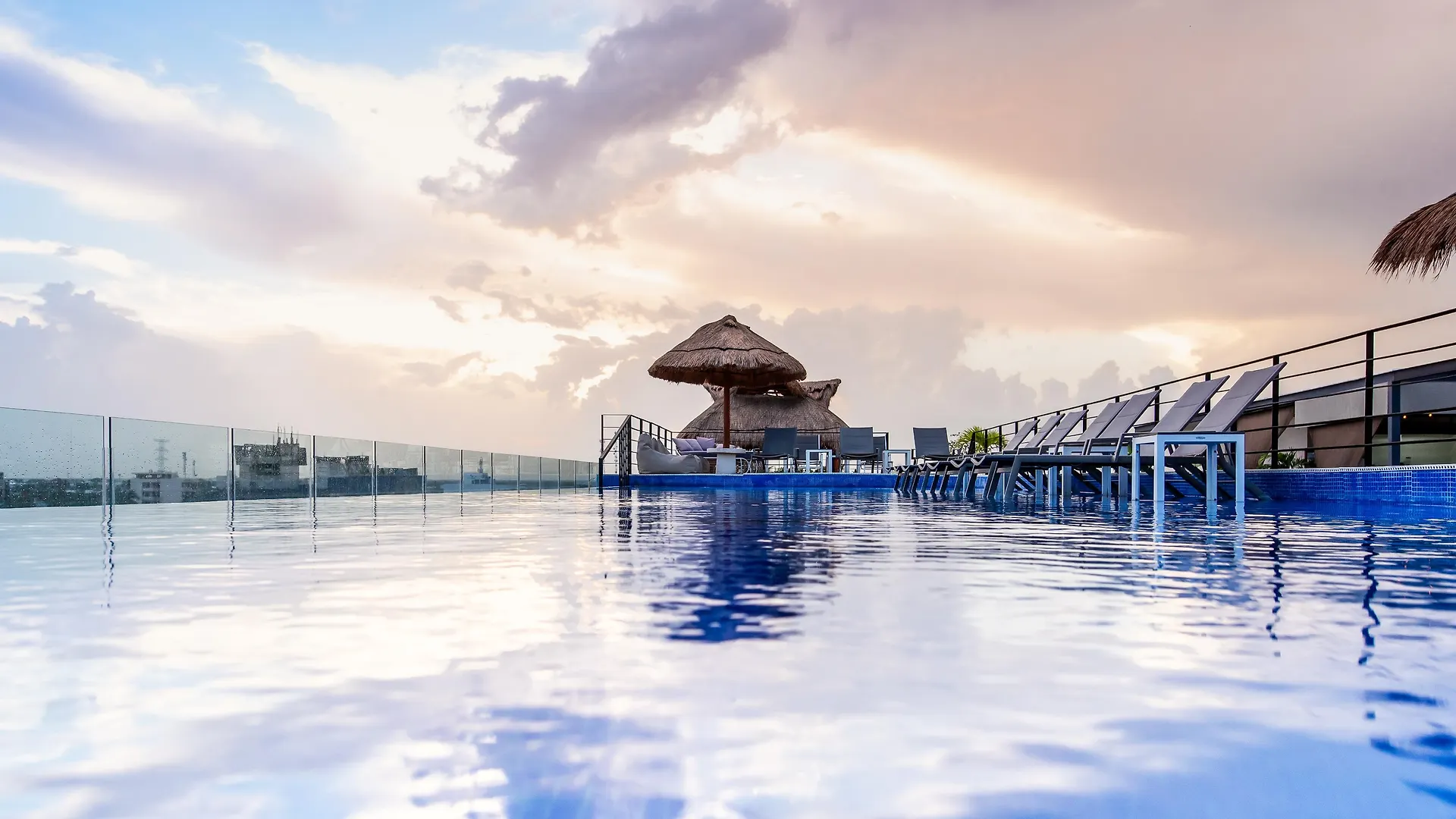 Hotel 52 Playa Del Carmen