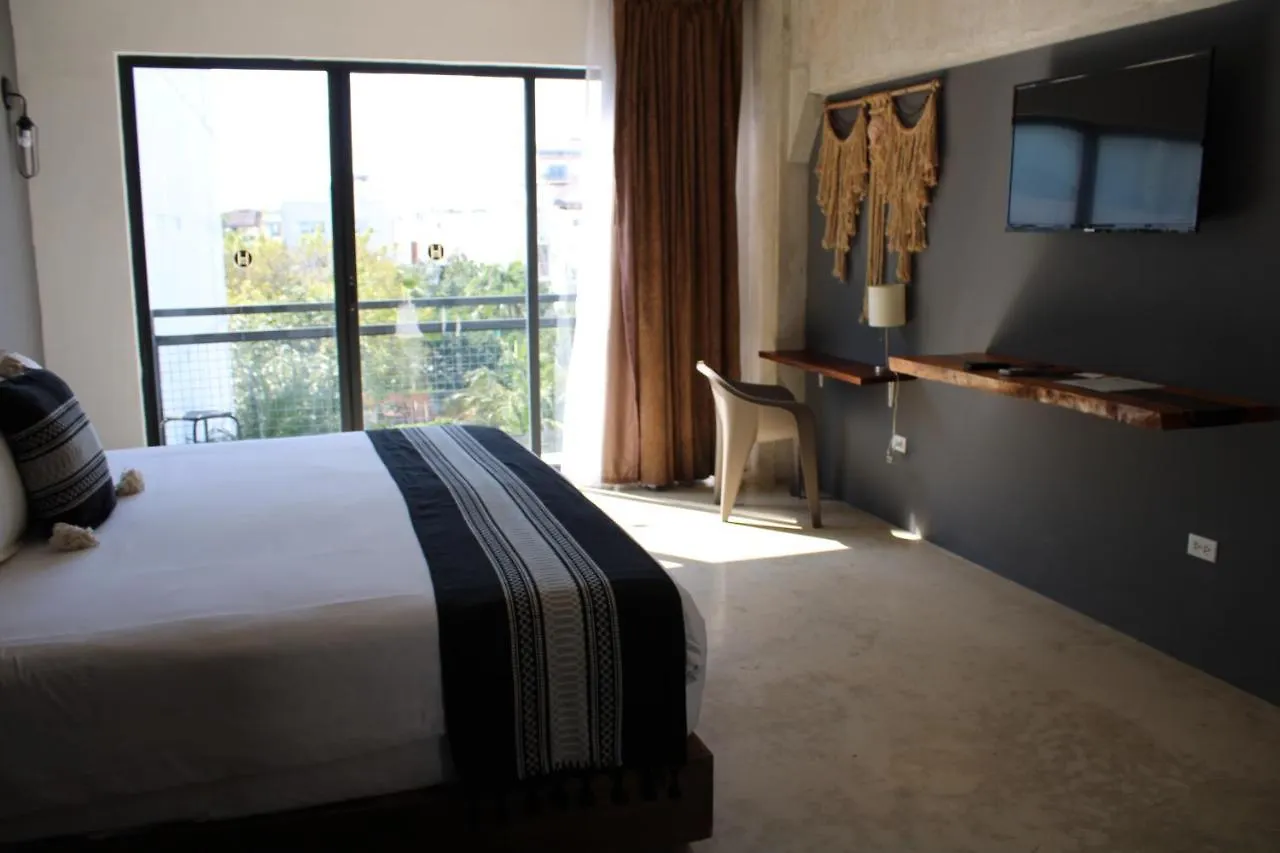 Hotel 52 פלאייה דל כרמן