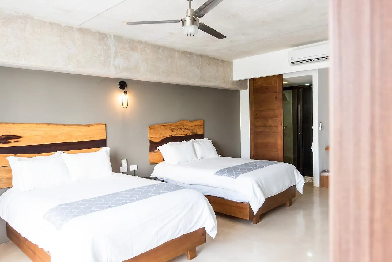 Hotel 52 פלאייה דל כרמן